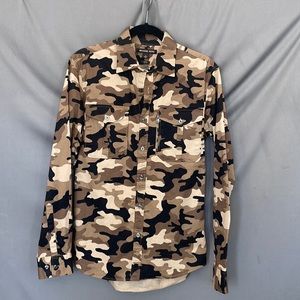 💥 MICHAEL KORS Camo button-down shirt! 🔥🔥 WORN ONCE‼️